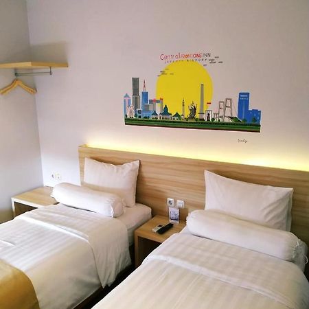 Central Front One Inn Jakarta Airport Rawabokor Dua Экстерьер фото