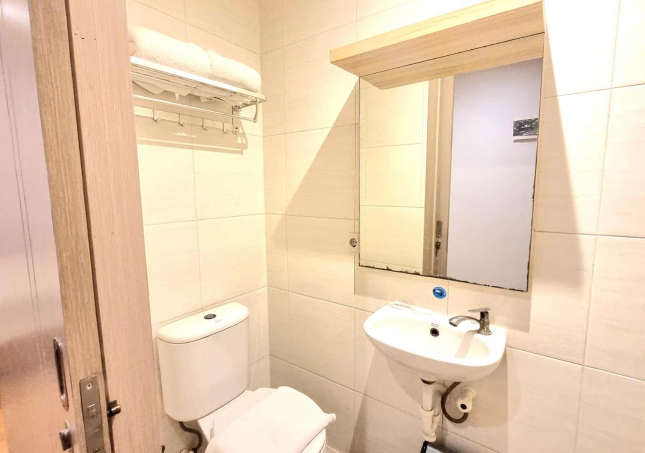 Central Front One Inn Jakarta Airport Rawabokor Dua Экстерьер фото