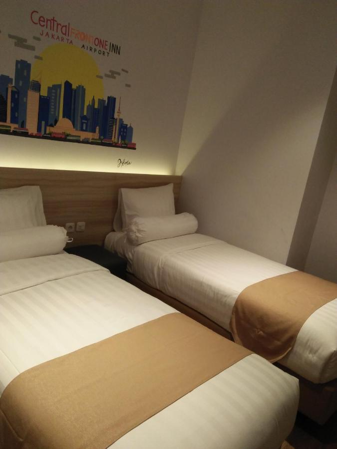 Central Front One Inn Jakarta Airport Rawabokor Dua Экстерьер фото