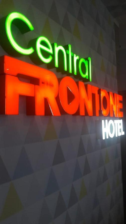 Central Front One Inn Jakarta Airport Rawabokor Dua Экстерьер фото