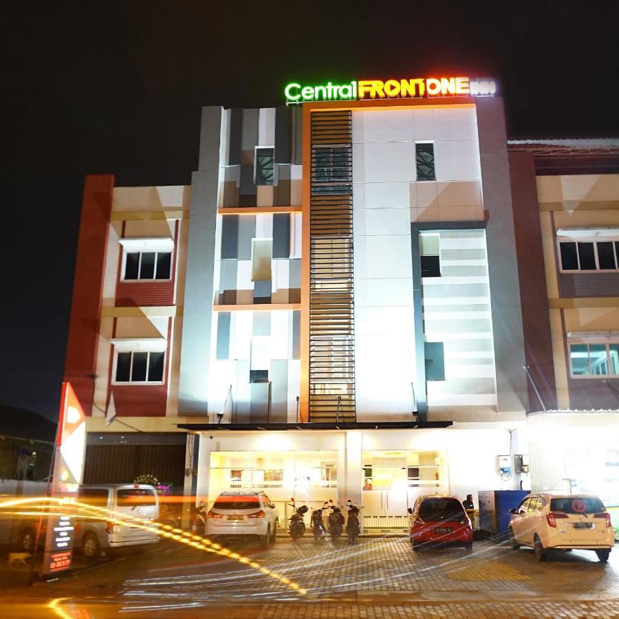 Central Front One Inn Jakarta Airport Rawabokor Dua Экстерьер фото